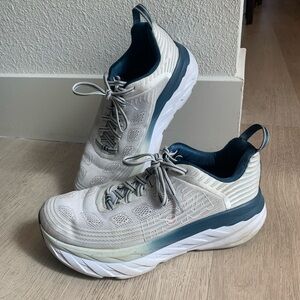 HOKA one one bondi 6 running sneaker